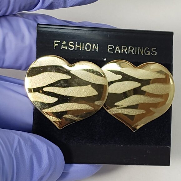 Bold Gold Tone Zebra Print Stud Earrings – Retro Animal Print Statement Jewelry - Picture 5 of 7